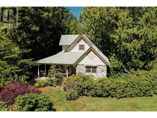 5479-5487 Brooks Road, Halfmoon Bay