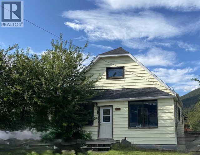 13009 18 Avenue, Blairmore