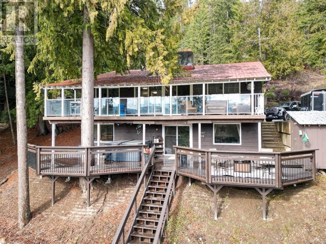 7796 Columbia Drive, Anglemont