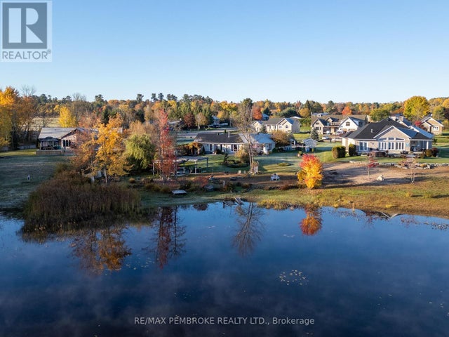 11 Fairway Drive, Petawawa