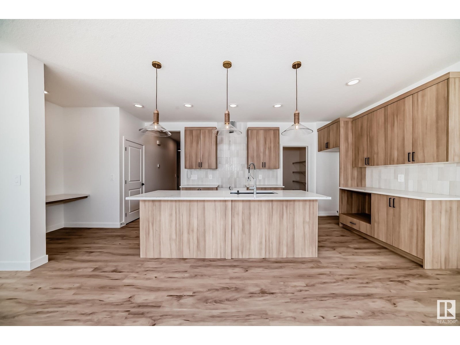 8215 Kiriak Lo Sw, Edmonton