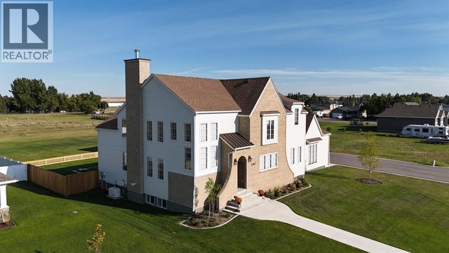 247 N 2 Street E, Magrath