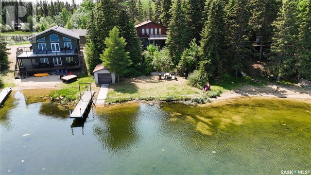 102 Lakeshore Court, Echo Bay