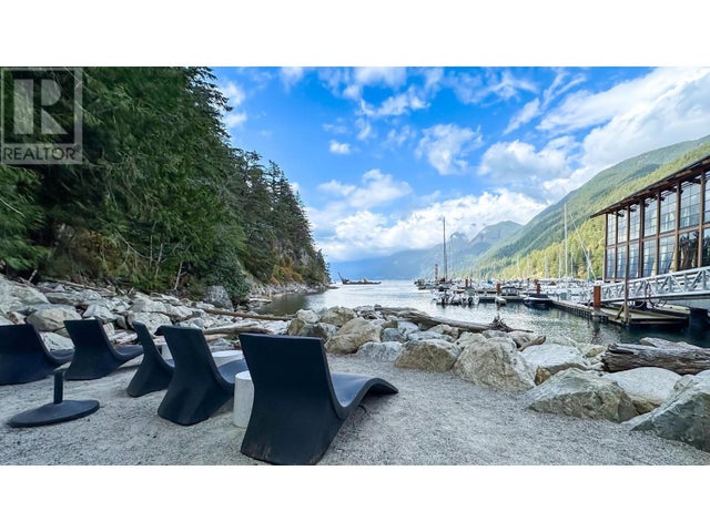 101 6699 Nelson Avenue, West Vancouver