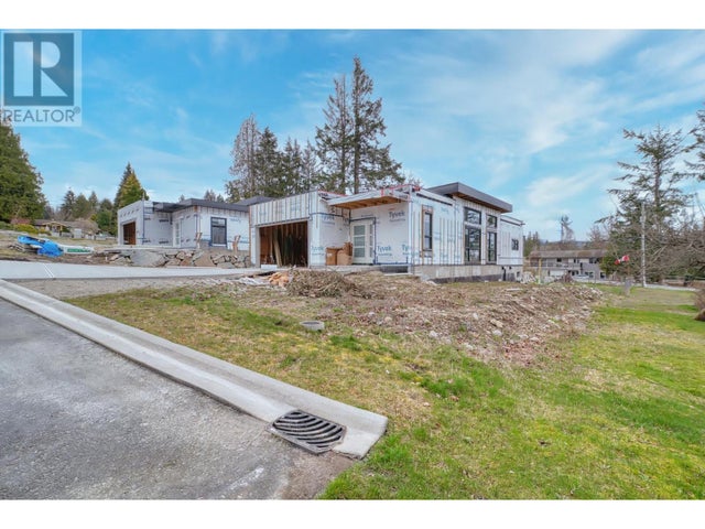 5410 Stellar Way, Sechelt
