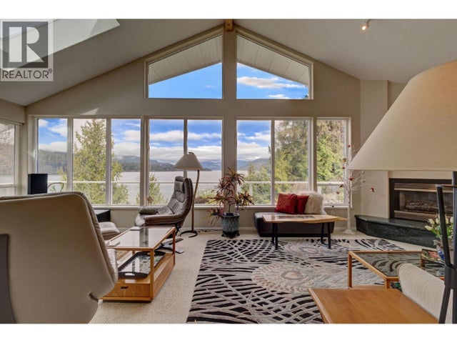 6484 N Gale Avenue, Sechelt