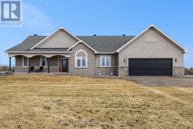 672 Country Street, Mississippi Mills