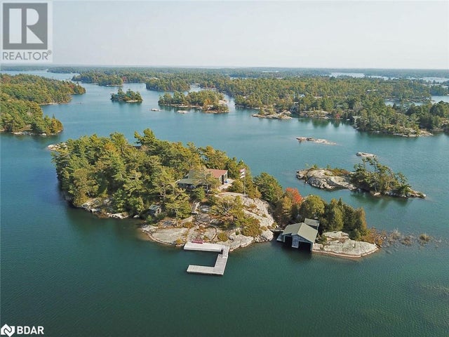 1 A249 Island, Pointe Au Baril