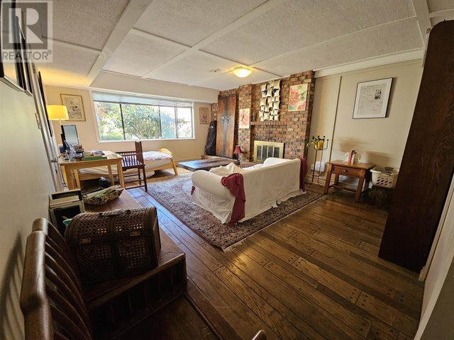 Private Room 8xxx Greenfield Drive, Richmond