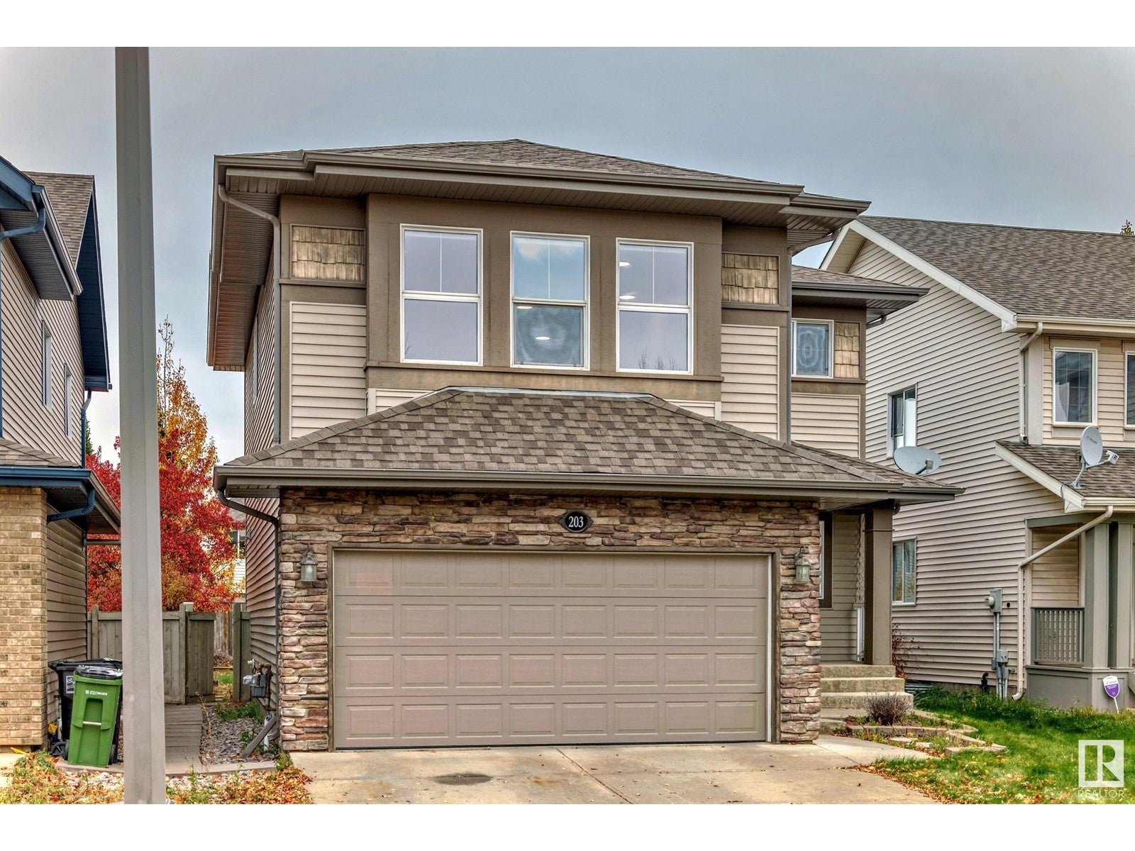 203 Caldwell Wy Nw, Edmonton