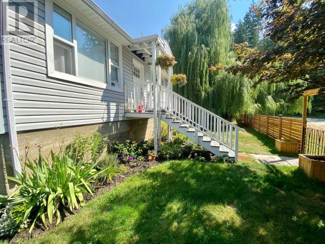 416 Fowler Street, Riondel