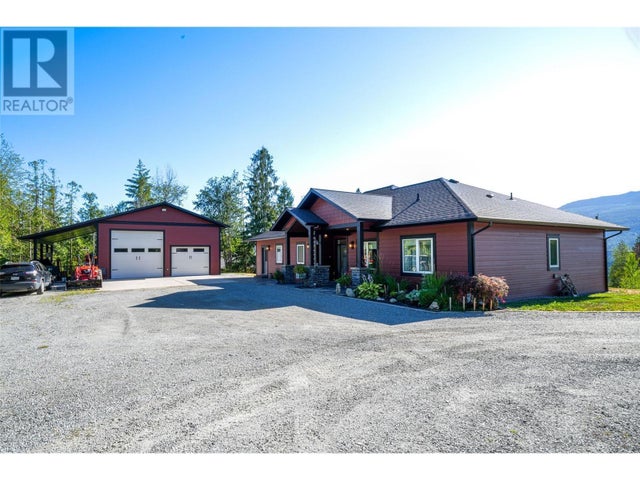 6209 Tatlow Road, Salmon Arm