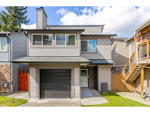 240 Davis Crescent, Langley