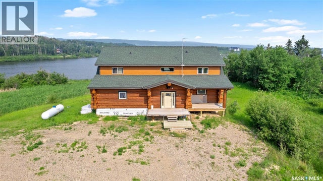 Martin's Lake Scenic Waterfront Log Home, Leask Rm No. 464