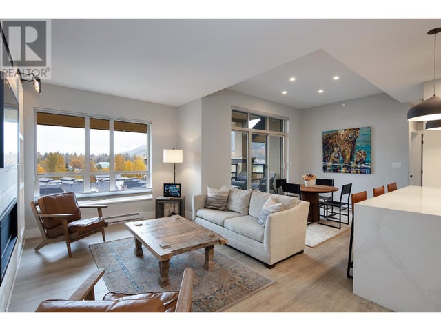 609 1211 Village Green Way, Squamish