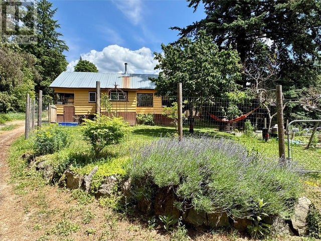 5128 Duck Creek Road, Wynndel