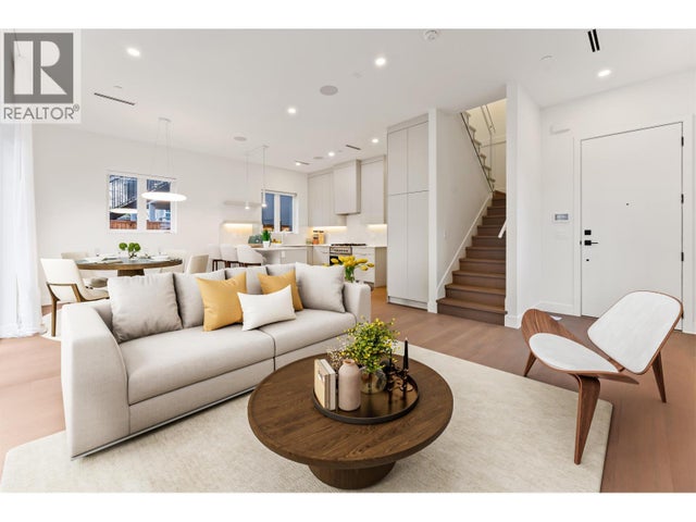 2 2241 E 8th Avenue, Vancouver