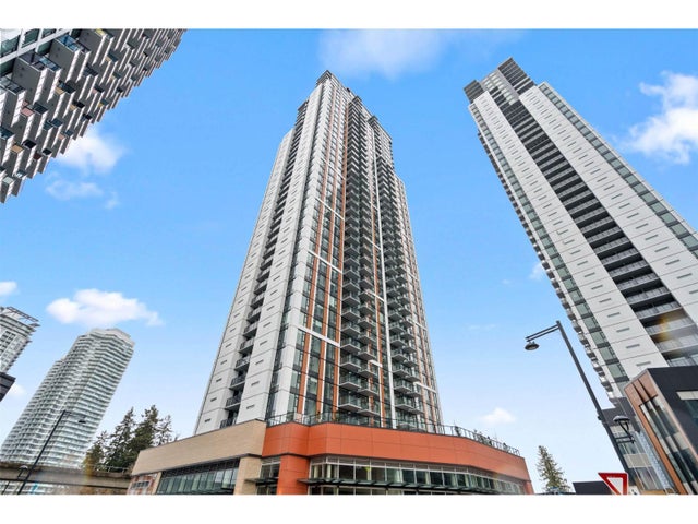 3305 13725 George Junction, Surrey