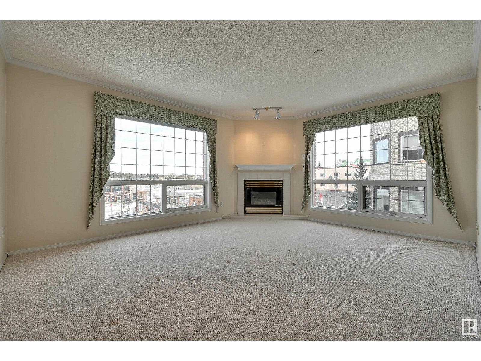 #305 20 St Joseph St, St. Albert