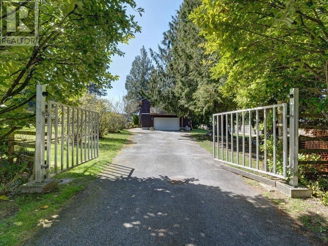 12577 Warnock Road, Pender Harbour