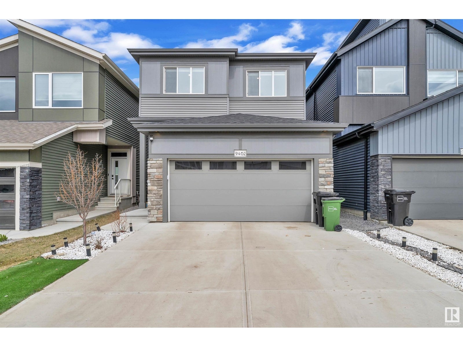 9462 Pear Cr Sw, Edmonton