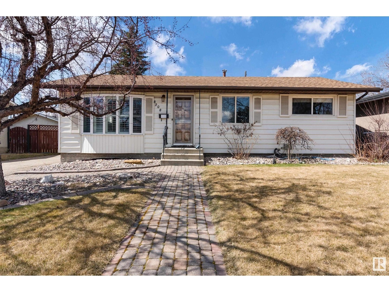 8208 162 St Nw Nw, Edmonton