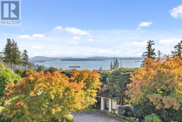 5401 West Vista Court, West Vancouver