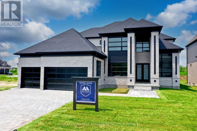 588 Creekview Chase, London North (north R)