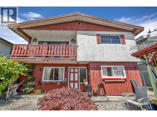 1017 Se Marine Drive, Vancouver