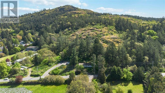 4439 Blenkinsop Rd, Saanich