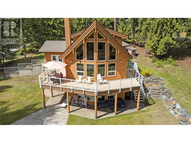 7889 Gardiner Road, Anglemont