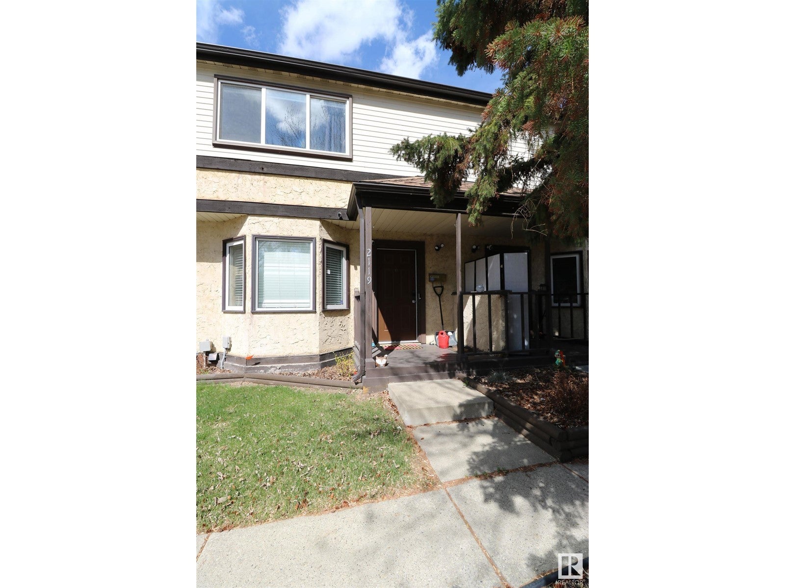 2119 141 Av Nw, Edmonton