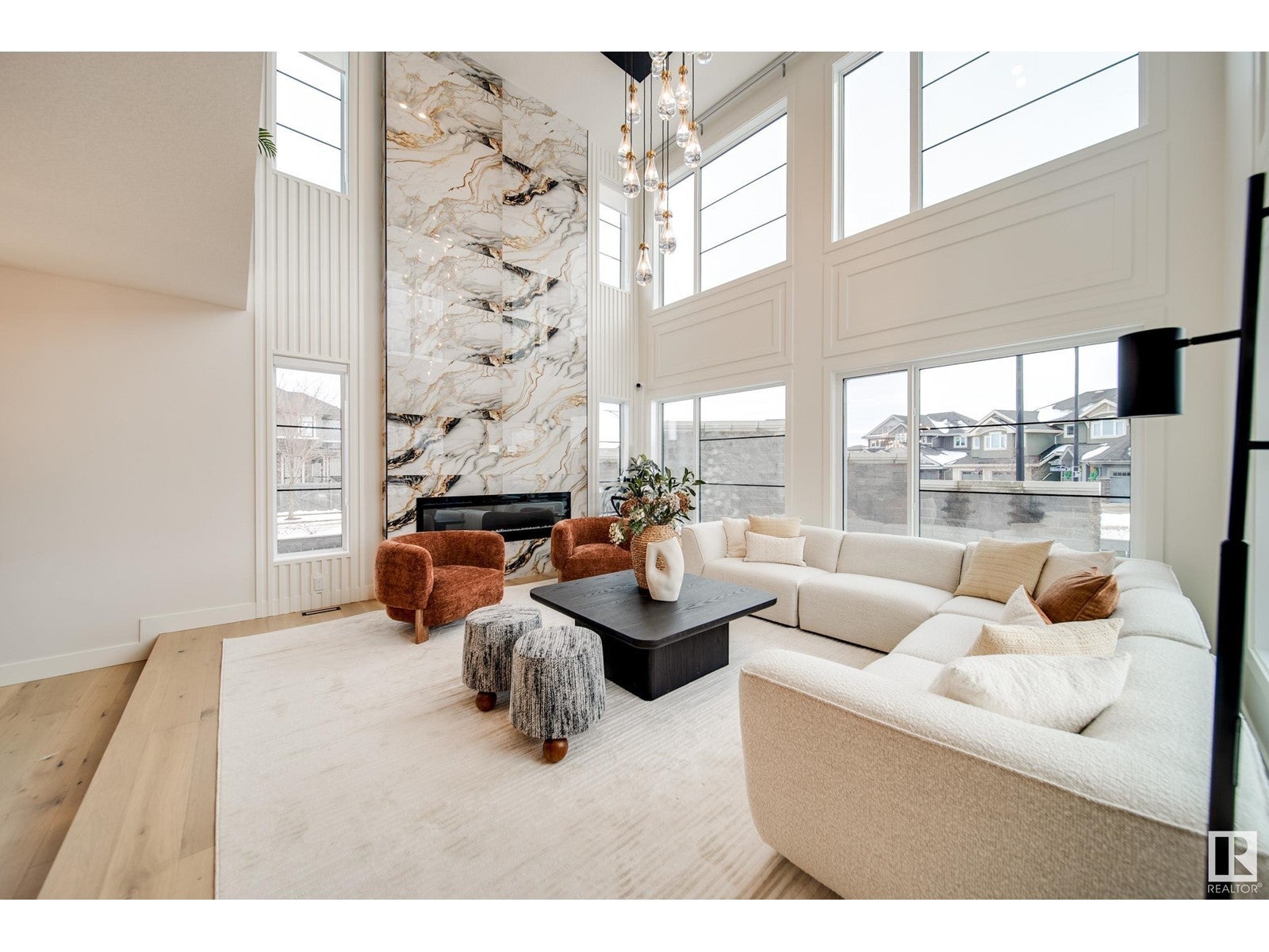 4015 Ginsburg Cr Nw, Edmonton