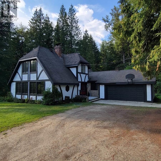 3025 Camozzi Road, Revelstoke