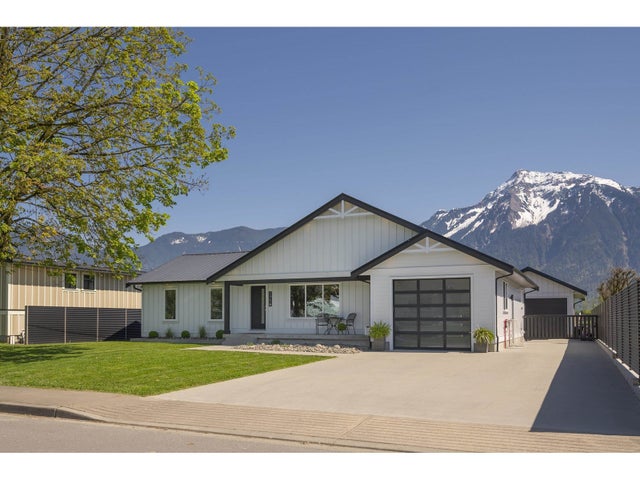 1716 Agassiz Avenue|agassiz, Agassiz