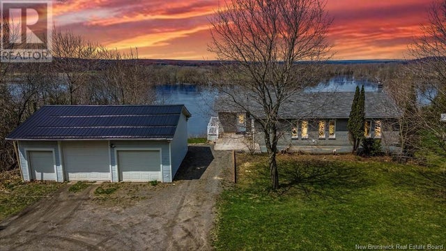 32 Eagle Court, Island View