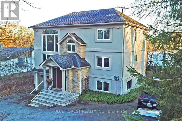 754 Riverside Drive, London North (north Q)