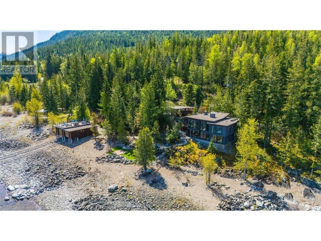 285 Kootenay Lake Road, Procter