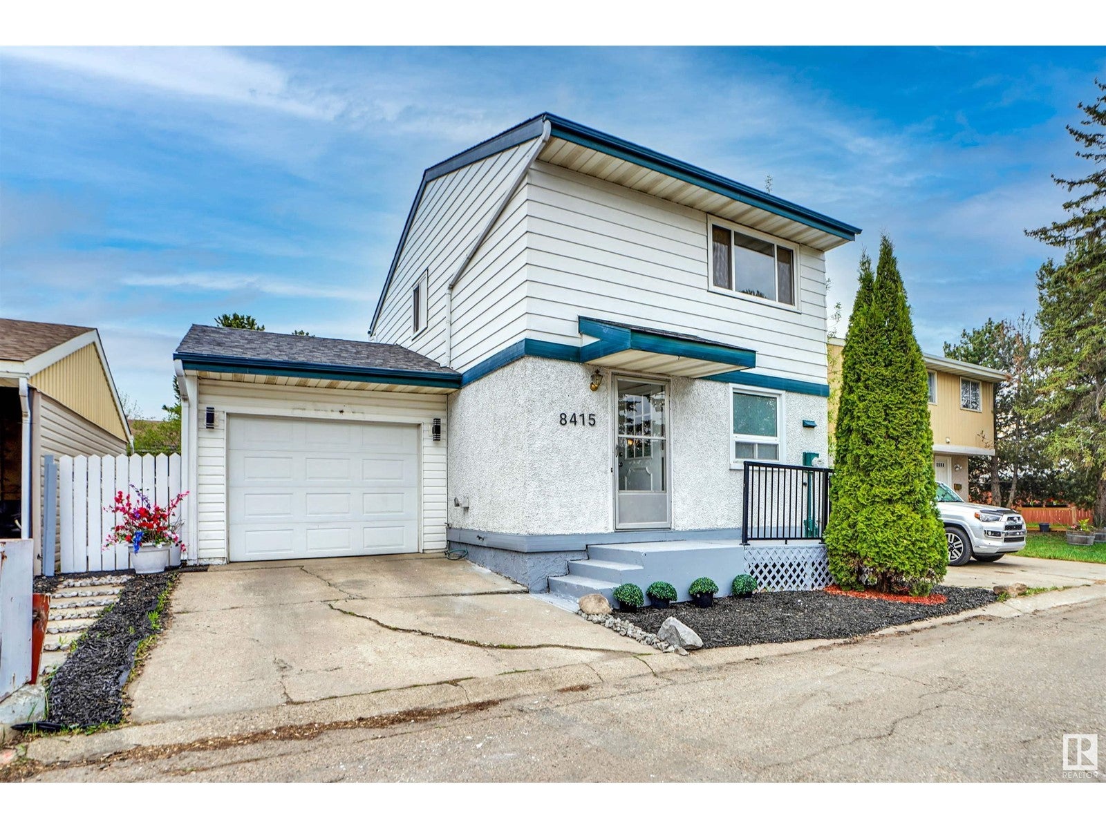8415 Mill Woods Rd Nw Nw, Edmonton