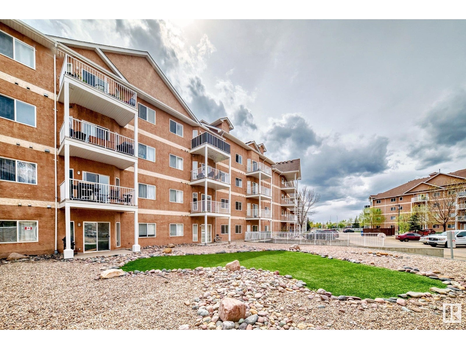 #423 4304 139 Av Nw Nw, Edmonton