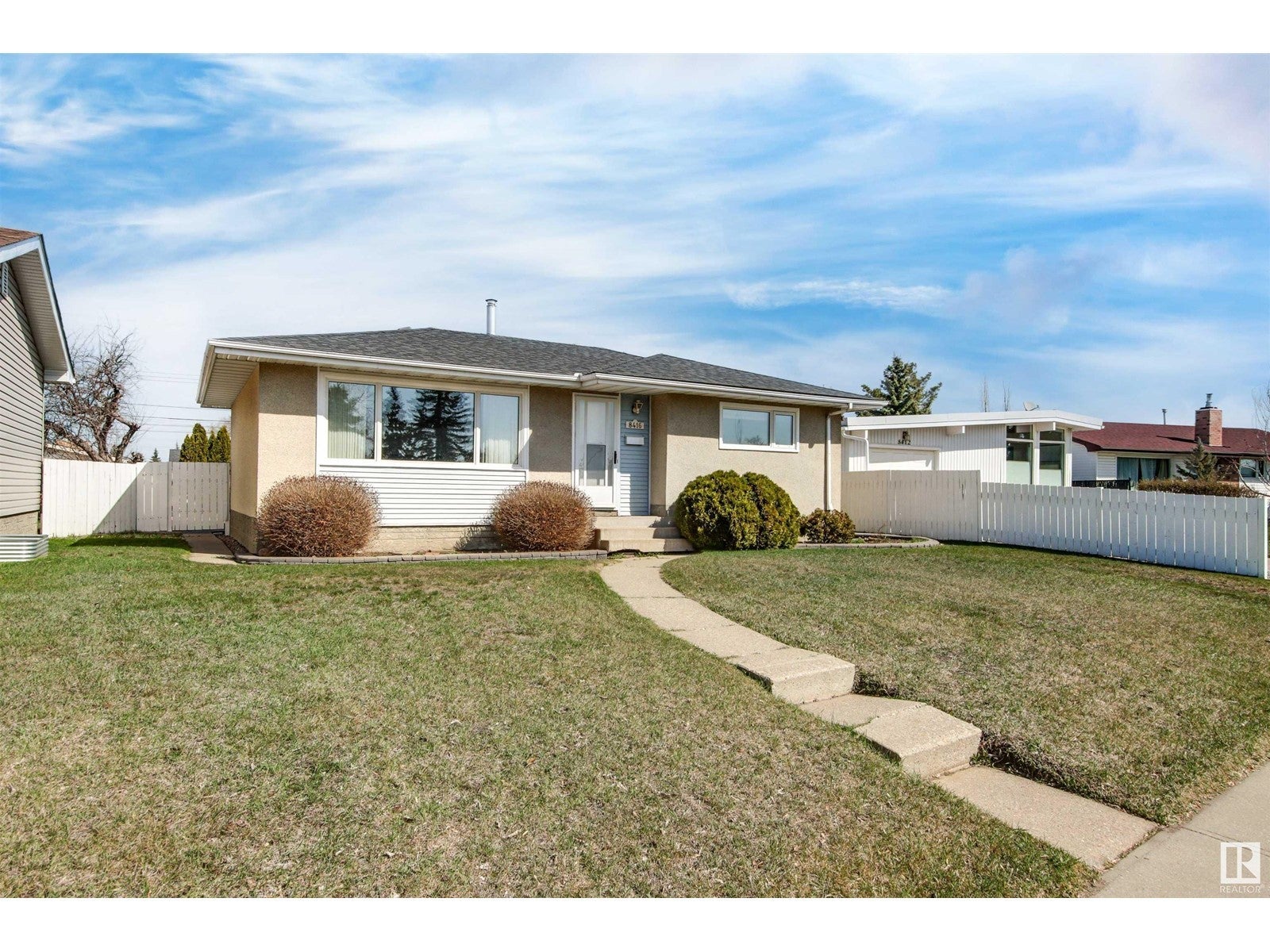 8416 135a Av Nw, Edmonton