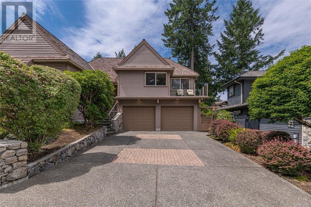 5300 Mynabird Lane, Saanich