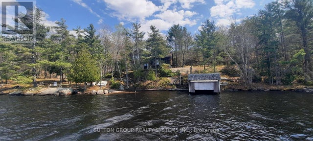 55 Healey Lake Water, The Archipelago (archipelago South)