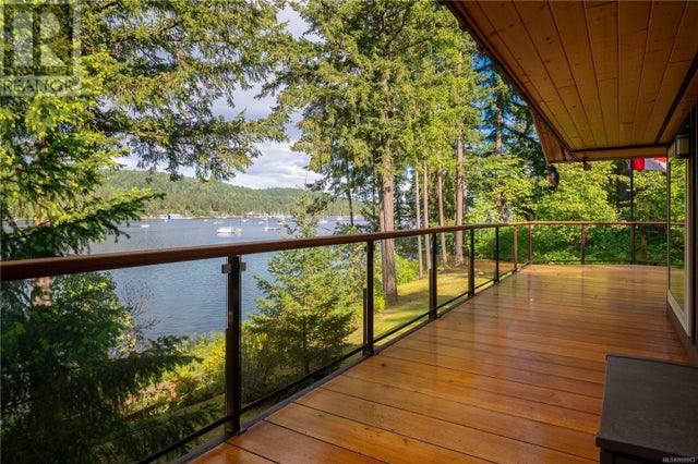 5026 Limberis Dr, Ladysmith