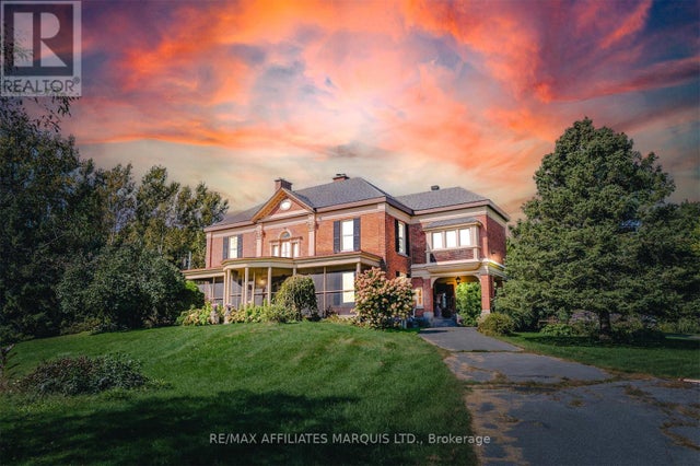 20763 Old Highway 2 Road, South Glengarry