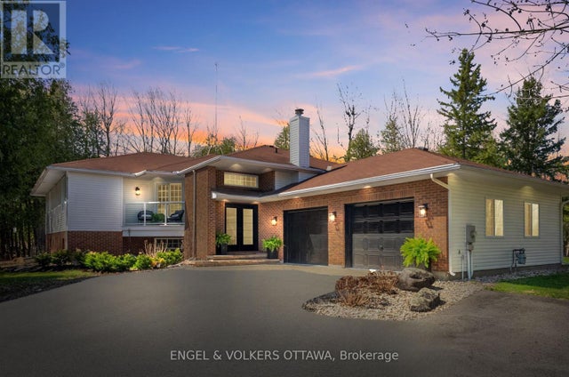 7359 Marcella Drive, Ottawa