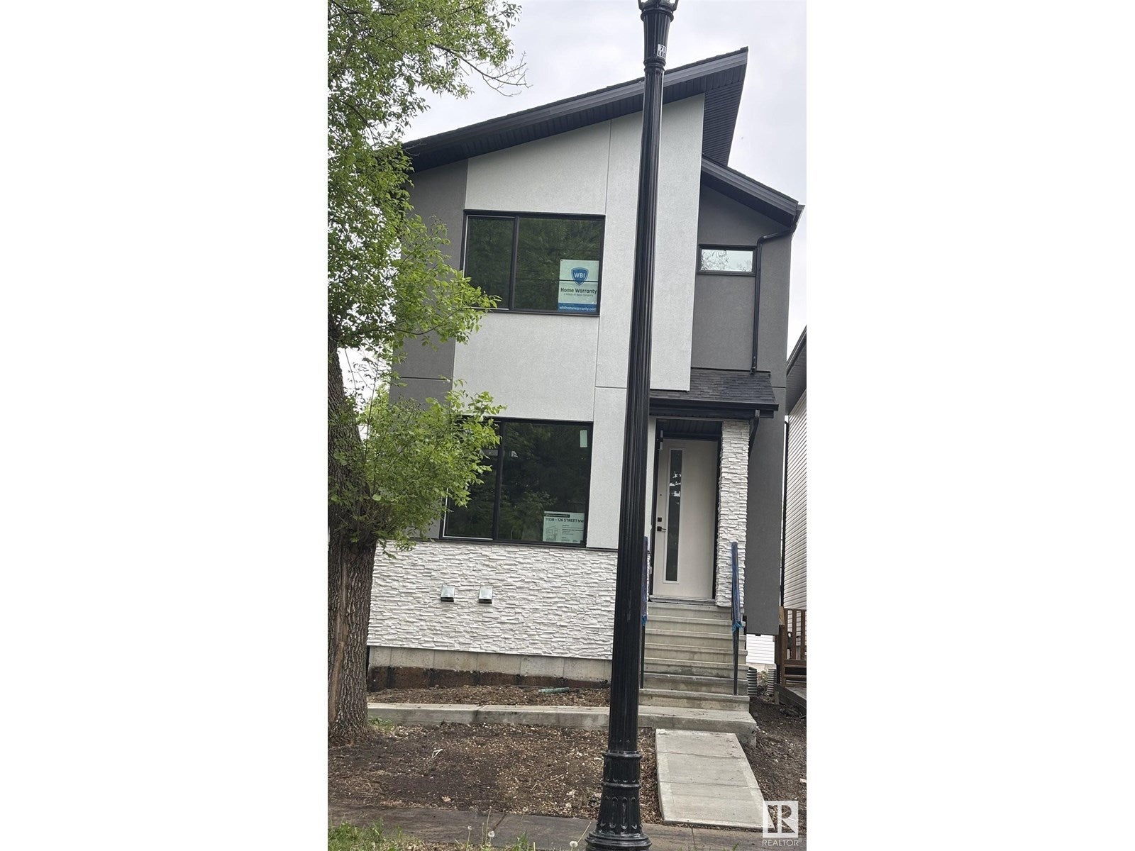 11138 126 St E Nw, Edmonton