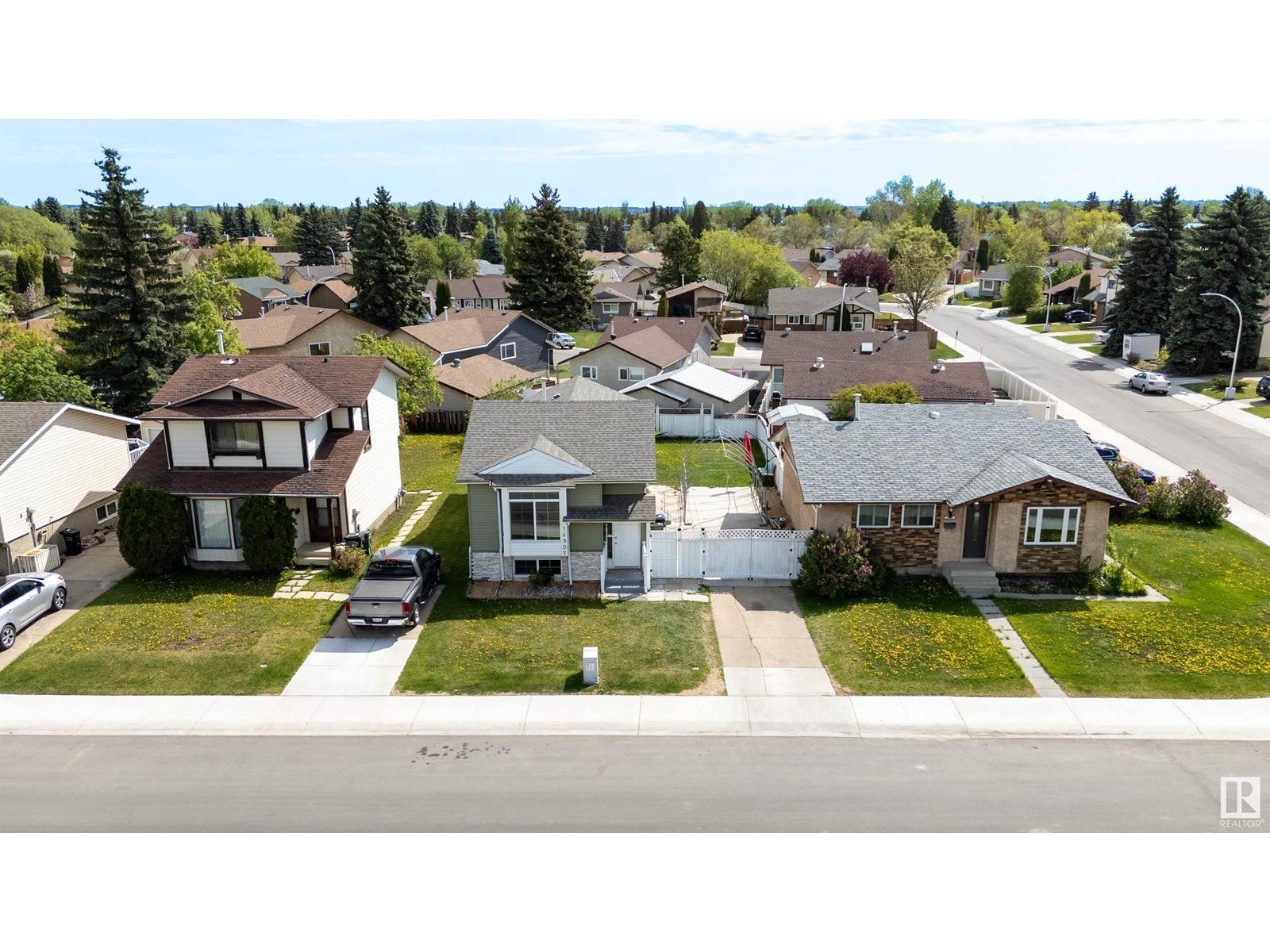 16907 103 St Nw Nw, Edmonton