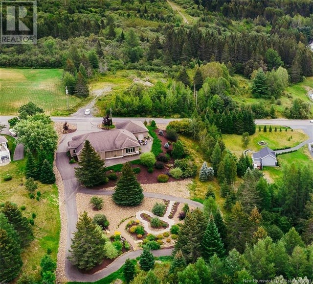 22 Du Boisé Street, Saint-Basile