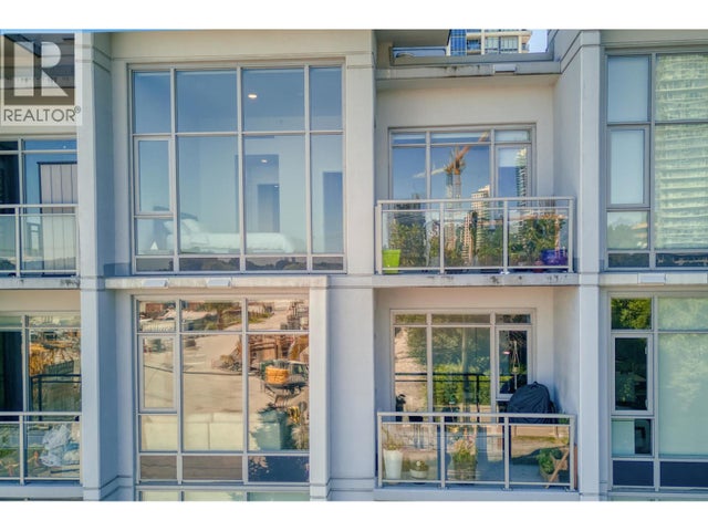 Th307 2351 Beta Avenue, Burnaby